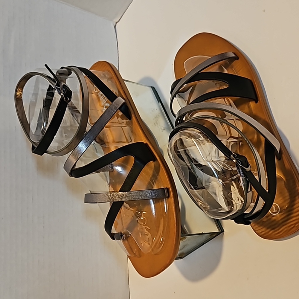 (NWT) MULTI COLORED ROUGE SANDALS